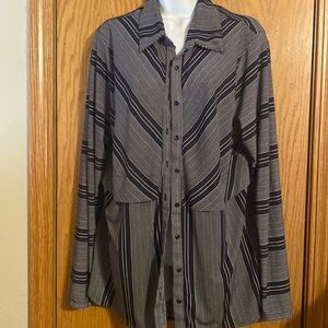 Cato women’s plus size 18/20W black and white shirt